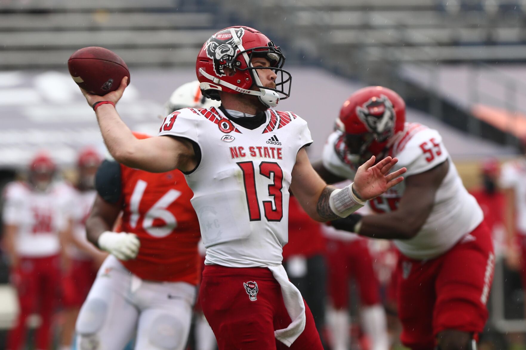 101020-ncstate-uvafootball147.JPG